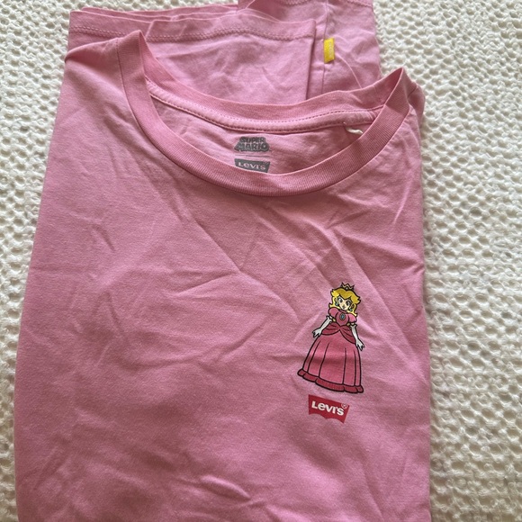 Levi's Pink Princess Peach Graphic Tee - Picture 1 of 2